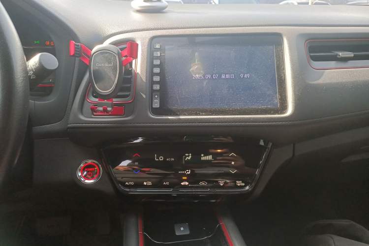 Used Everus VE-1 2021 S Pirelli Edition Audio And AC Panel