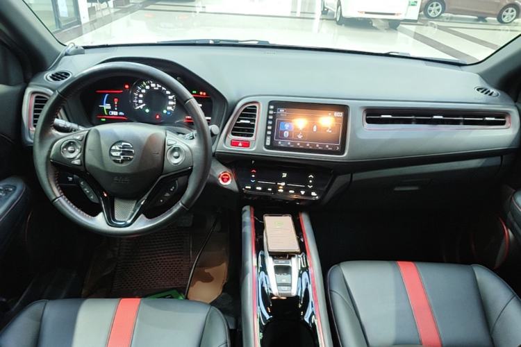Used Everus VE-1 2021 S Pirelli Edition Center Console