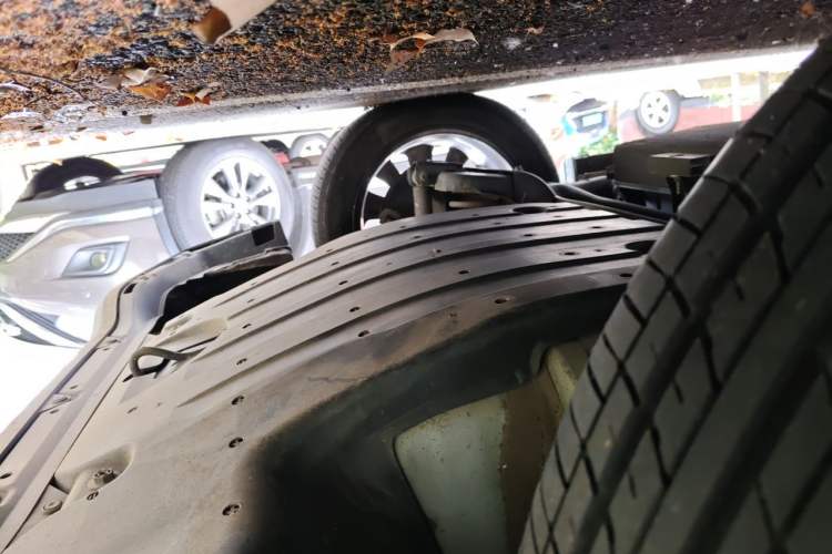 Used Everus VE-1 2021 S Pirelli Luxury Edition Chassis Rear