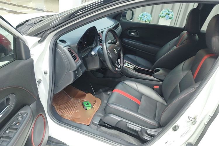 Used Everus VE-1 2021 S Pirelli Edition Driver Seat