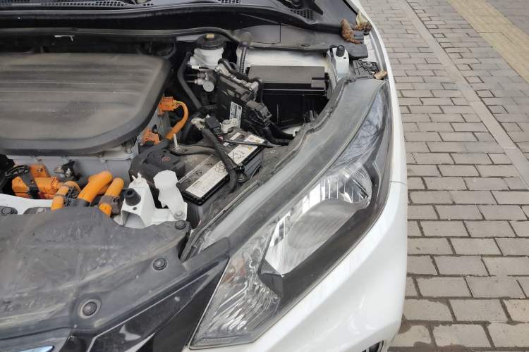 Used Everus VE-1 2021 Travel Edition Engine Bay Left