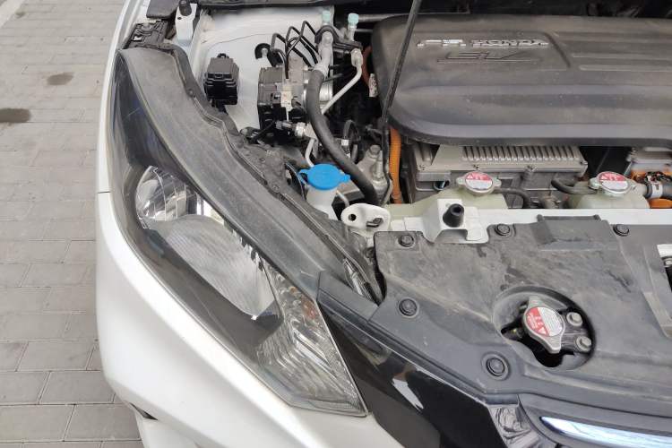 Used Everus VE-1 2021 Travel Edition Engine Bay Right
