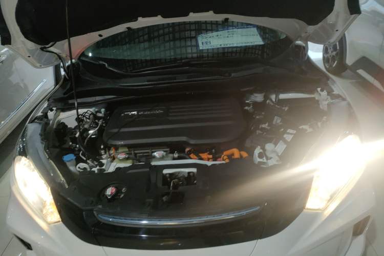 Used Everus VE-1 2021 Travel Edition Engine Bay