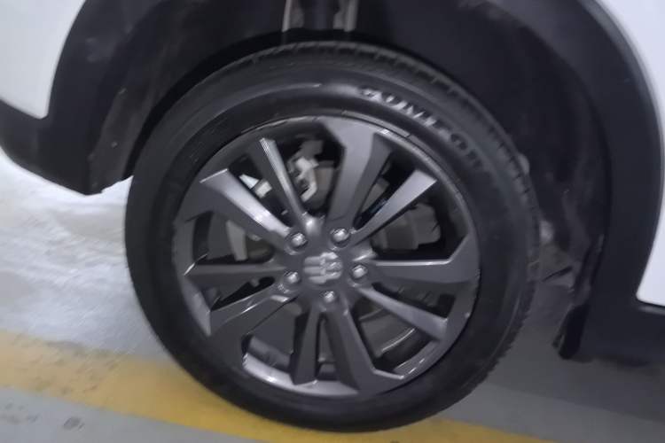 Used Everus VE-1 2021 Comfort Edition Exterior 4