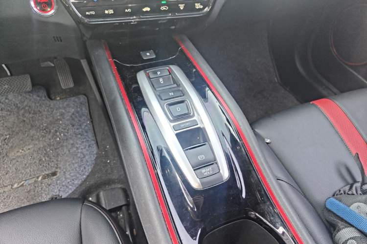 Used Everus VE-1 2021 S Pirelli Luxury Edition Gear Lever