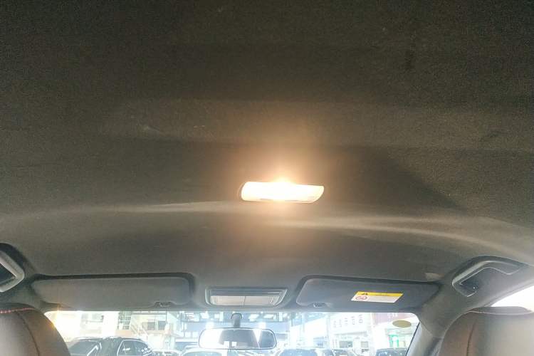 Used Everus VE-1 2021 S Pirelli Edition Headliner