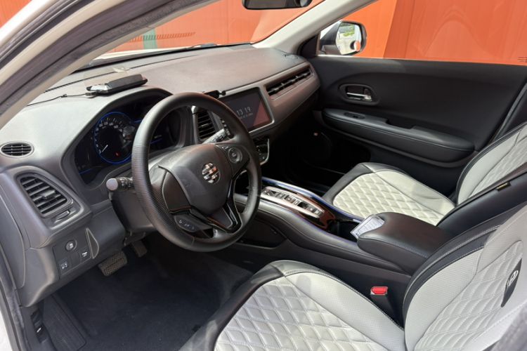 Used Everus VE-1 2021 Travel Edition Interior 2