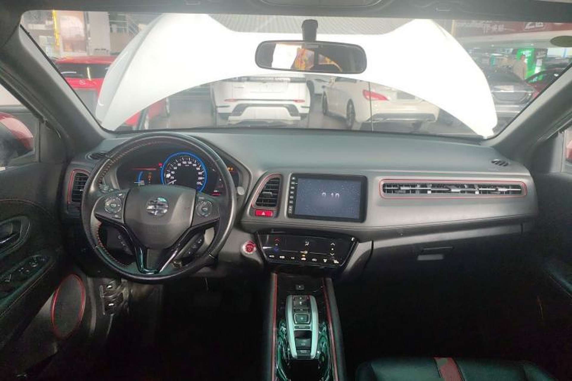 Used Everus VE-1 2021 S Pirelli Edition Interior 2