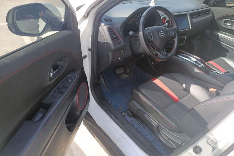 Used Everus VE-1 2021 S Pirelli Edition Interior 3