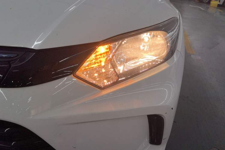 Used Everus VE-1 2021 Travel Edition Left Front Headlight