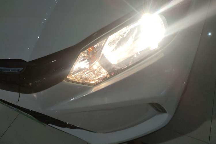 Used Everus VE-1 2021 Travel Edition Left Front Headlight