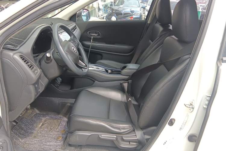 Used Everus VE-1 2021 Travel Edition Left Front Seat