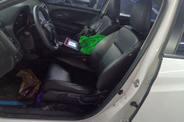 Used Everus VE-1 2021 Travel Edition Left Front Seat