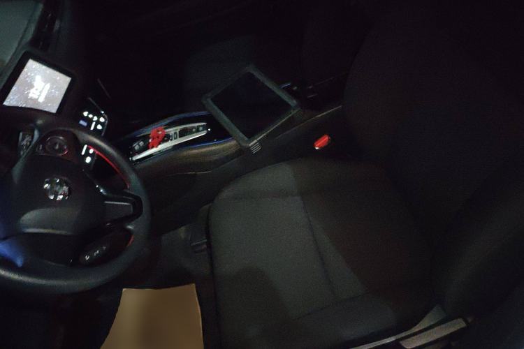 Used Everus VE-1 2021 Travel Edition Left Front Seat