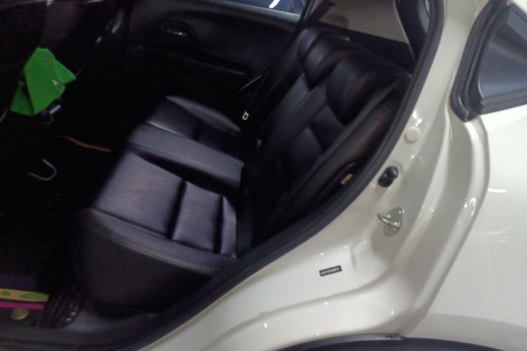 Used Everus VE-1 2021 Travel Edition Left Rear Seat