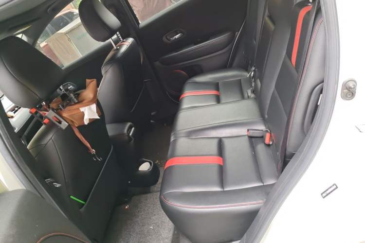 Used Everus VE-1 2021 S Pirelli Luxury Edition Left Rear Seat