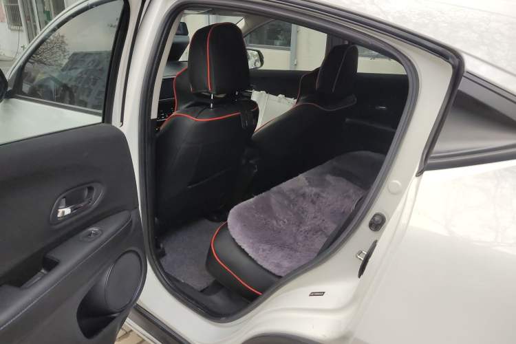 Used Everus VE-1 2021 Travel Edition Left Rear Seat
