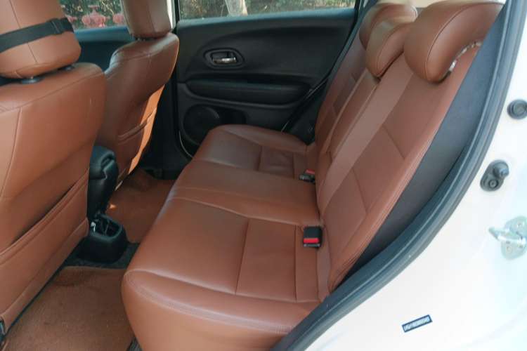 Used Everus VE-1 2021 Travel Edition Left Rear Seat