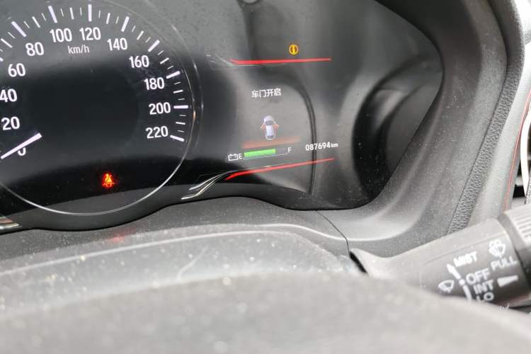 Used Everus VE-1 2021 S Pirelli Luxury Edition Odometer Close Up