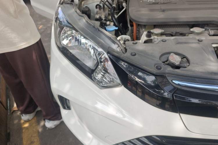 Used Everus VE-1 2021 Travel Edition Right Front Headlight