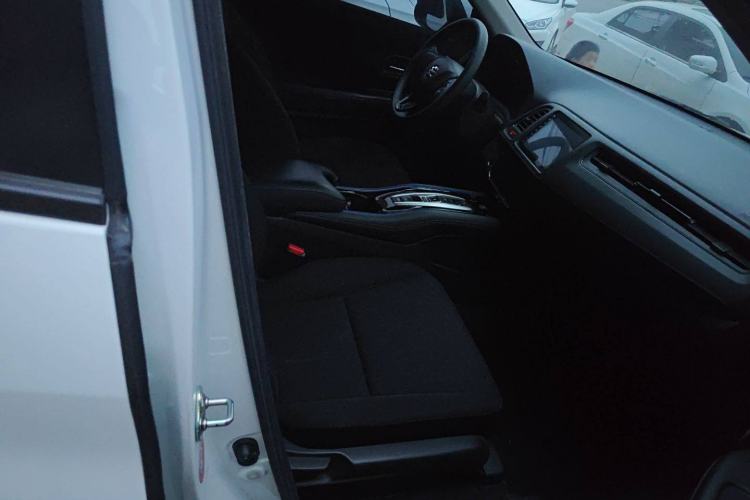 Used Everus VE-1 2021 Travel Edition Right Front Seat