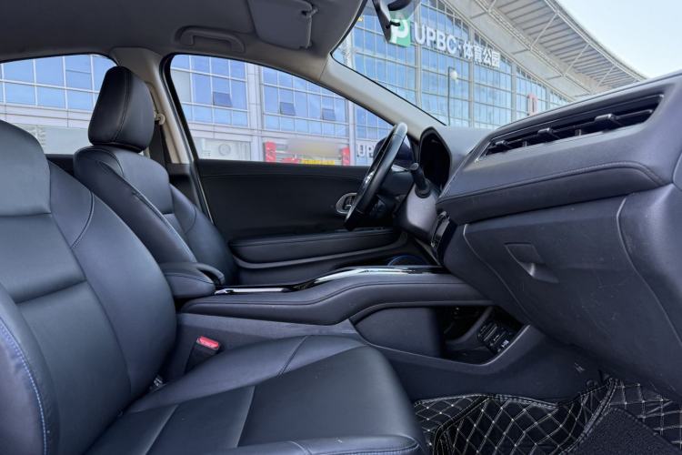 Used Everus VE-1 2021 Comfort Edition Right Front Seat