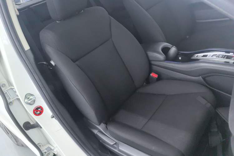 Used Everus VE-1 2021 Travel Edition Right Front Seat