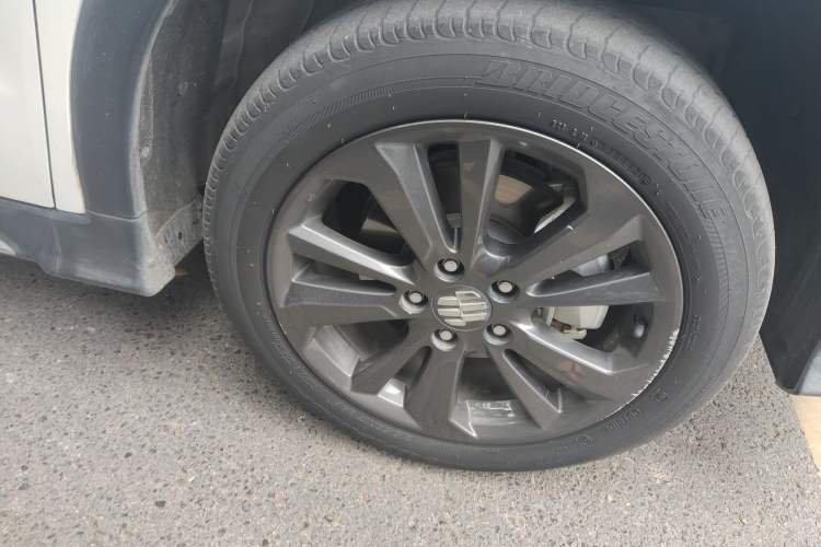 Used Everus VE-1 2021 Travel Edition Right Front Wheel Hub