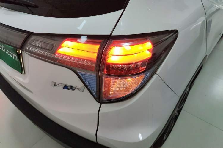 Used Everus VE-1 2021 Comfort Edition Right Rear Taillight