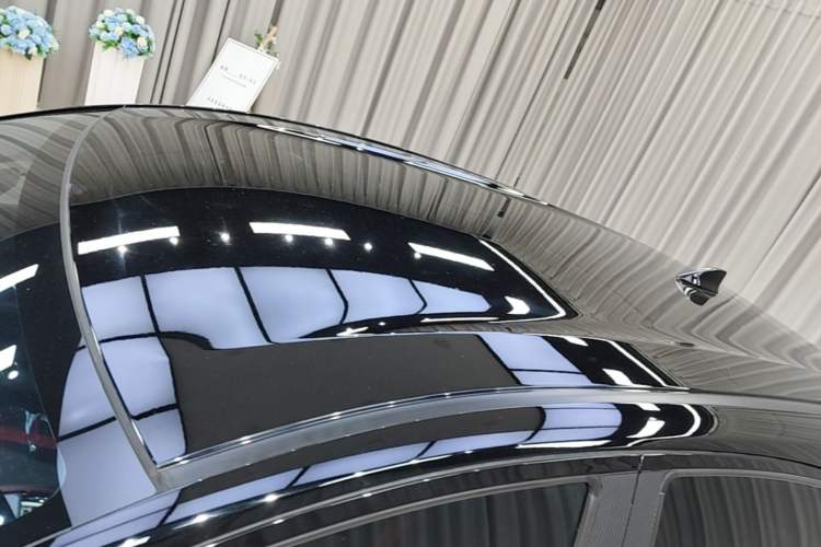 Used Everus VE-1 2021 S Pirelli Edition Roof