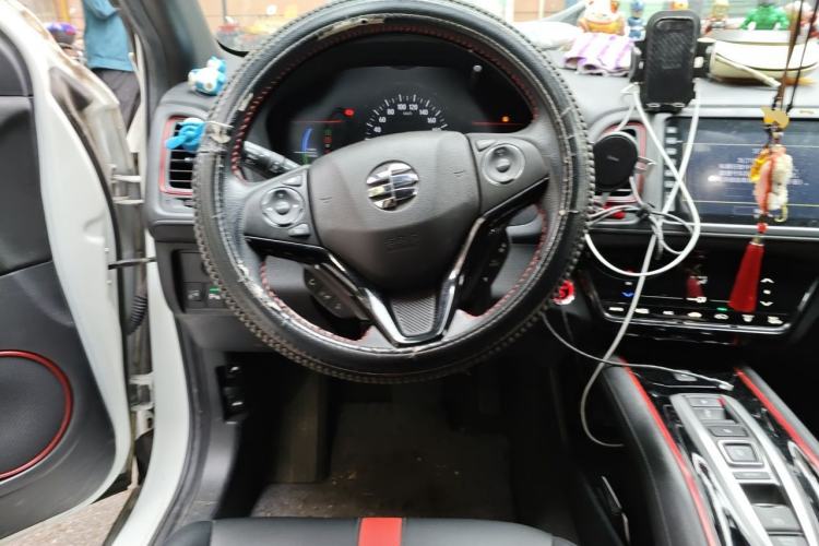 Used Everus VE-1 2021 S Pirelli Luxury Edition Steering Wheel