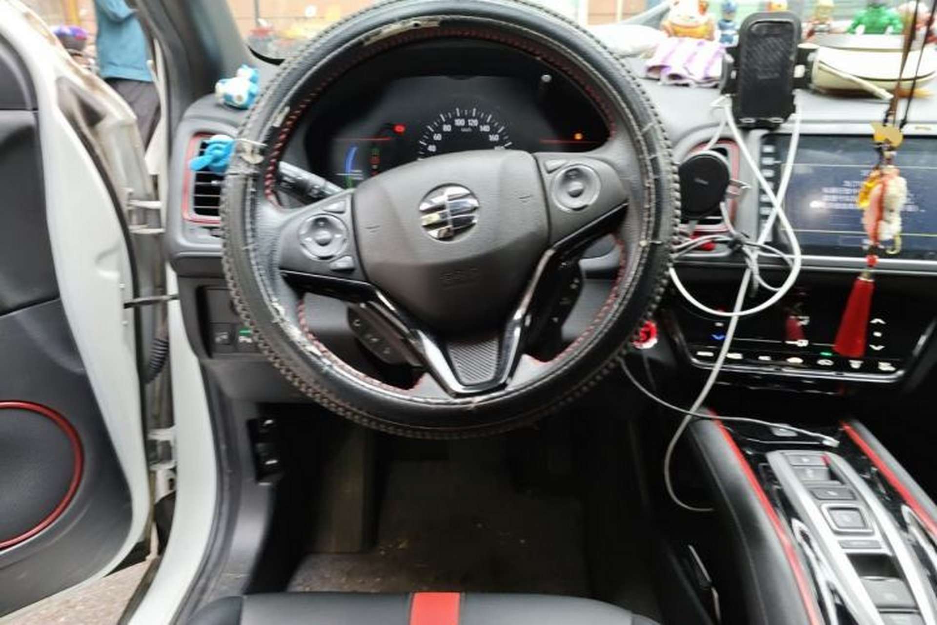 Used Everus VE-1 2021 S Pirelli Luxury Edition Steering Wheel