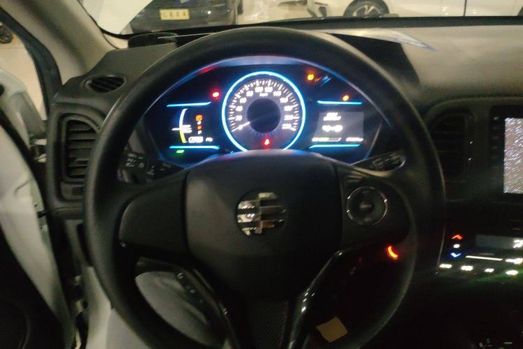 Used Everus VE-1 2021 Travel Edition Steering Wheel