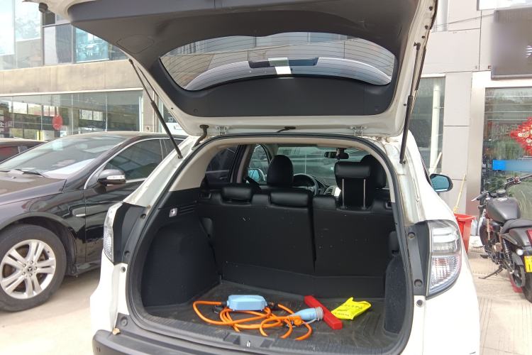 Used Everus VE-1 2021 Travel Edition Trunk