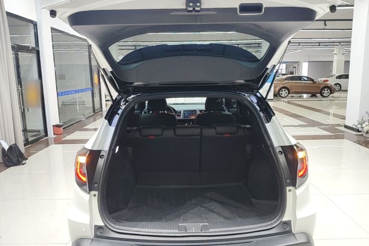 Used Everus VE-1 2021 S Pirelli Edition Trunk