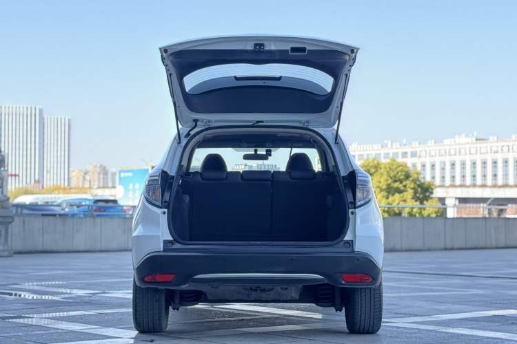 Used Everus VE-1 2021 Comfort Edition Trunk