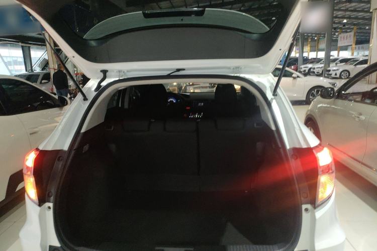 Used Everus VE-1 2021 Travel Edition Trunk