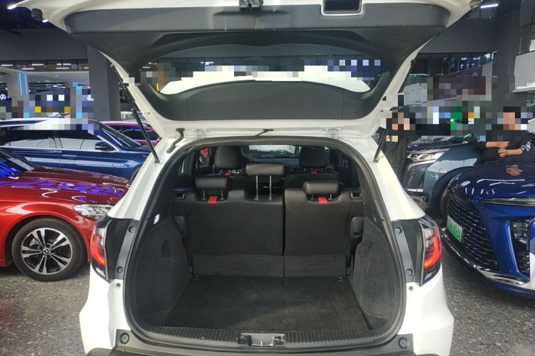 Used Everus VE-1 2021 S Pirelli Edition Trunk