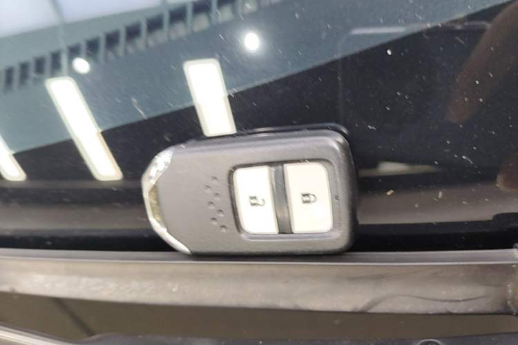 Used Everus VE-1 2021 S Pirelli Edition Vehicle Key