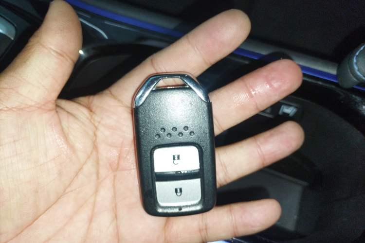 Used Everus VE-1 2021 Travel Edition Vehicle Key