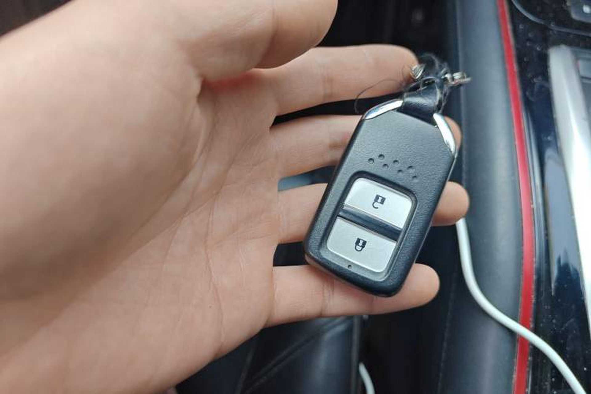 Used Everus VE-1 2021 S Pirelli Edition Vehicle Key