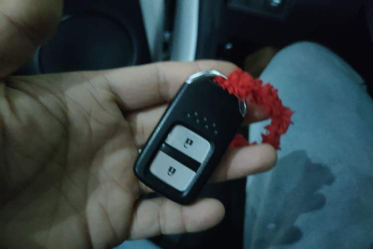 Used Everus VE-1 2021 Travel Edition Vehicle Key
