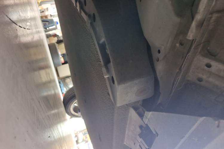 Used Everus VE-1 2022 TA Leading Edition Chassis Front Left