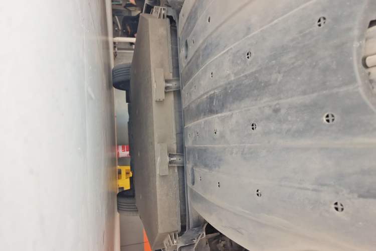 Used Everus VE-1 2022 TA Leading Edition Chassis Rear