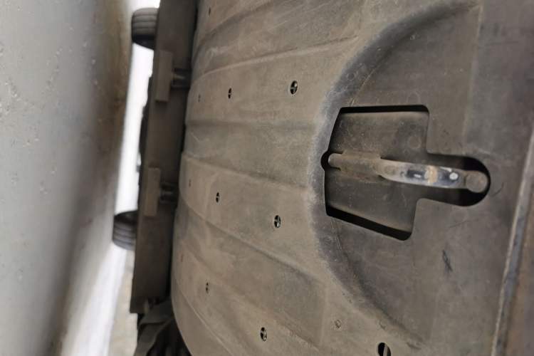 Used Everus VE-1 2022 TA Leading Edition Chassis Rear