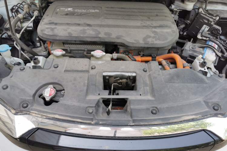 Used Everus VE-1 2022 TA Leading Edition Engine Bay