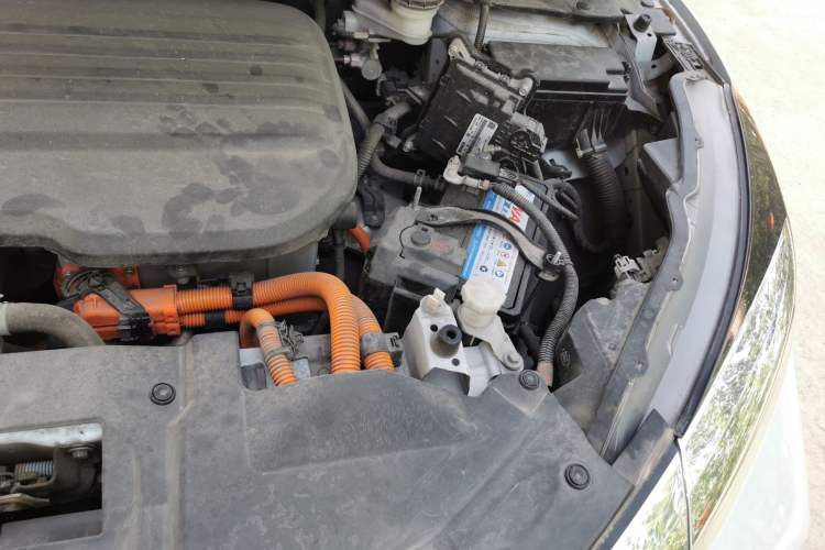 Used Everus VE-1 2022 TA Leading Edition Engine Bay Left