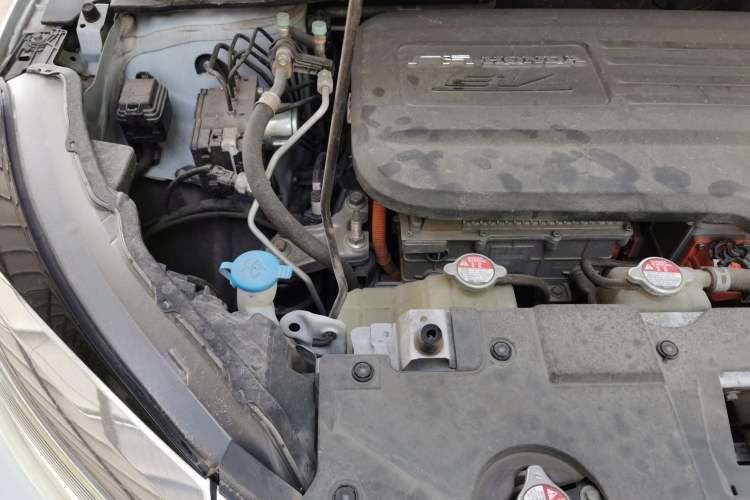 Used Everus VE-1 2022 TA Leading Edition Engine Bay Right