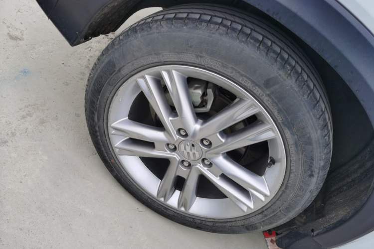 Used Everus VE-1 2022 TA Leading Edition Exterior 5