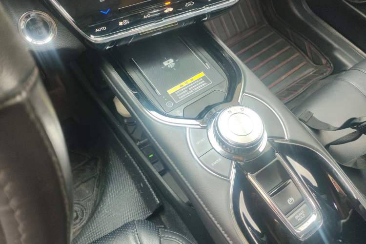 Used Everus VE-1 2022 TA Leading Edition Gear Lever